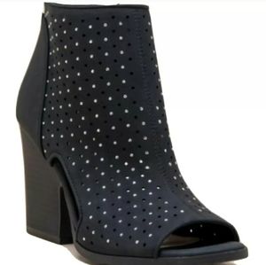 Charming Charlie Vali Studded Peep Toe Ankle Bootie Black Sizen 10 block heel